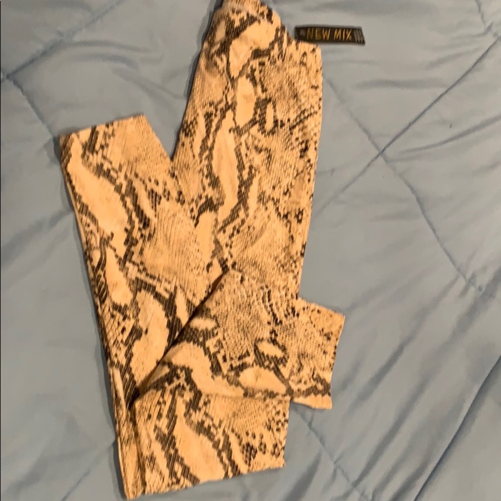 New mix snake skin leggings